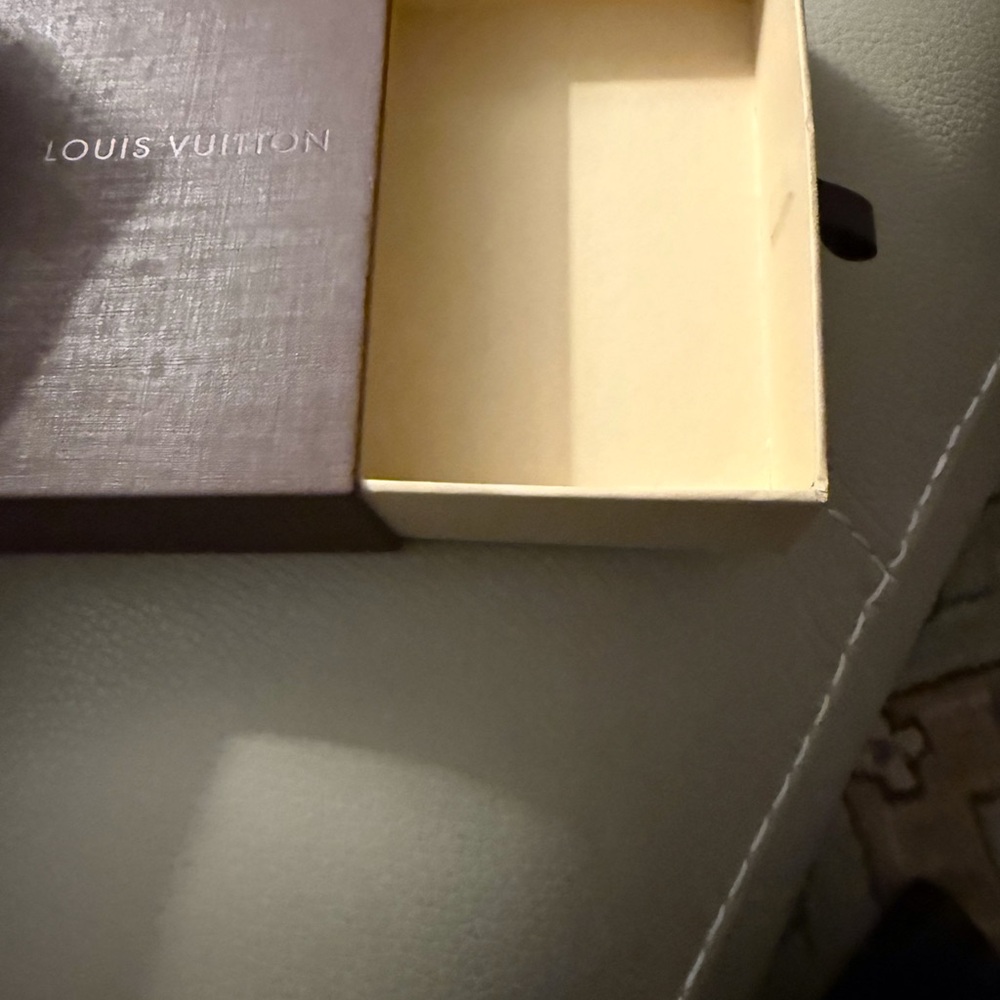 Louis Vuitton Brown and Tan Monogram six  Key Pouch - Picture 9 of 9